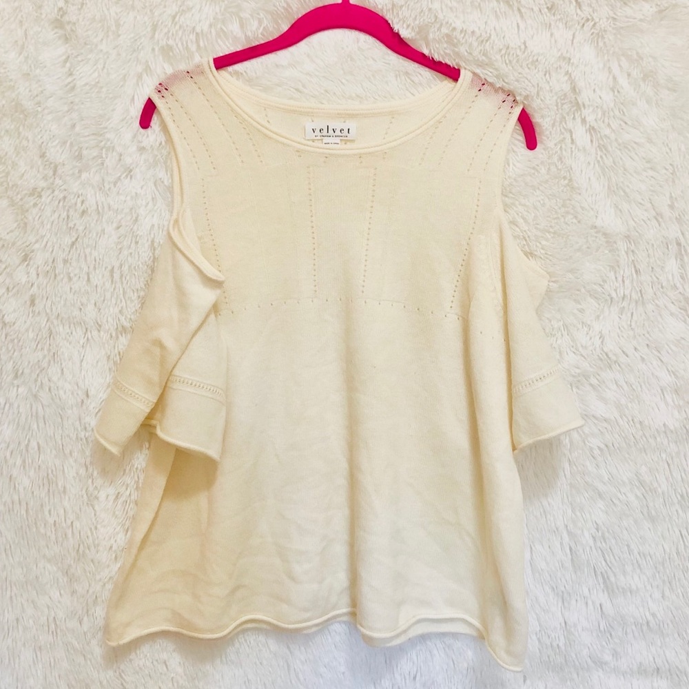 Velvet by Graham & Spencer cold shoulders size m